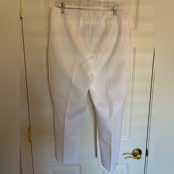 Chicos Brigitte solid white “so slimming” crop (23”) length sz 2 (12-14). - Picture 7 of 8